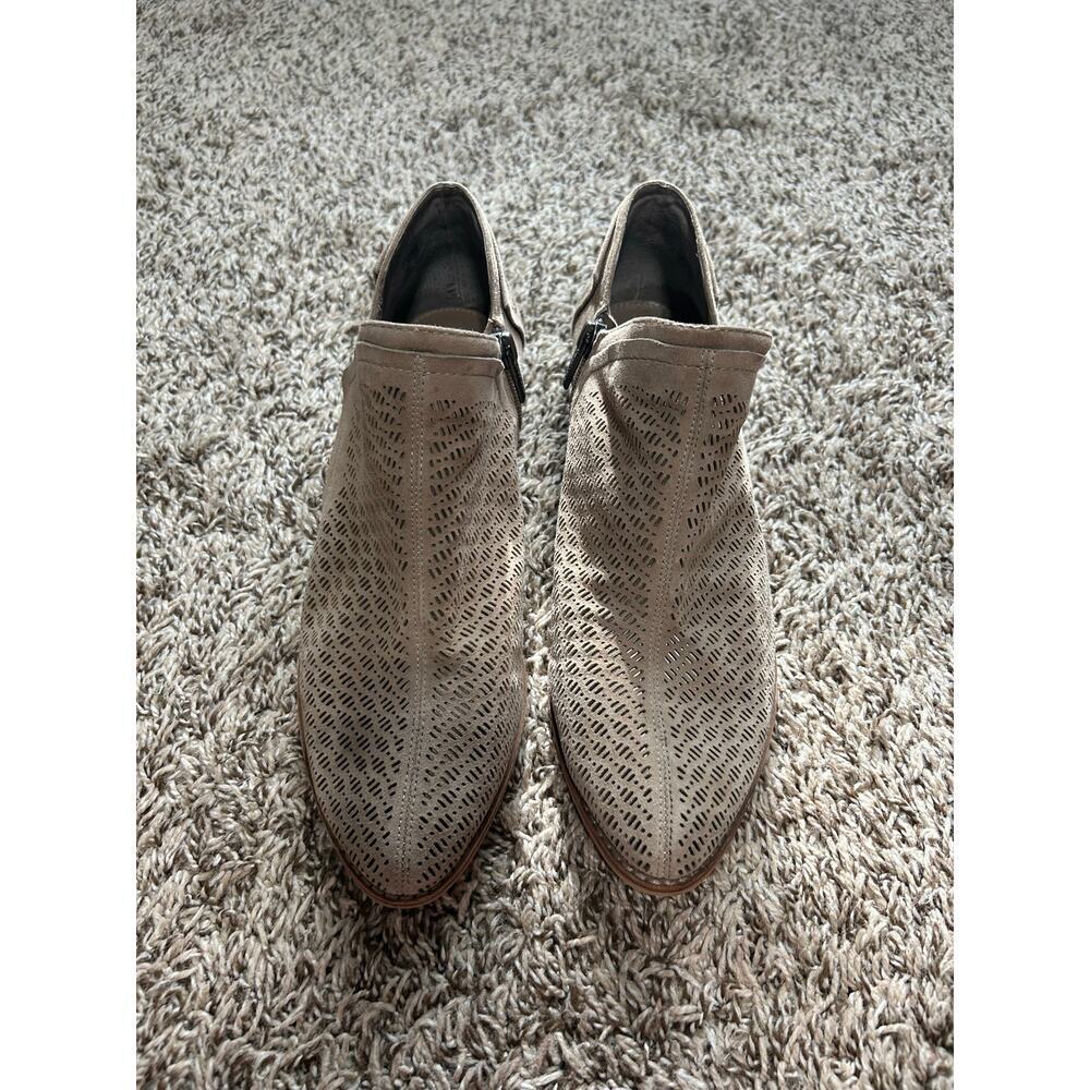 Vince Camuto Perforated Suede Booties Clorieea size 10.